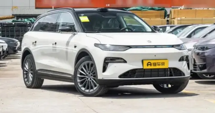 标配8295芯片加双叉臂，2026款零跑C11这波升级到底值不值？