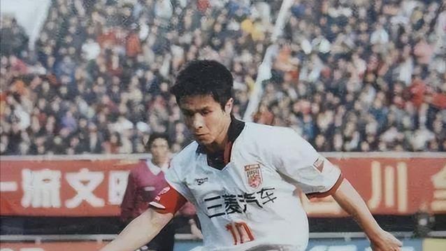 球迷中国：2001年退役后，彭伟国没有像