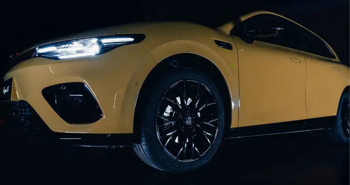 限时售价9.28万起，6秒级破百且配无框车门，第一台运动轿跑上市