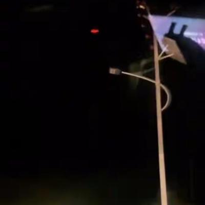 浪雨：发视频反映路灯不亮的男子名叫黄德全