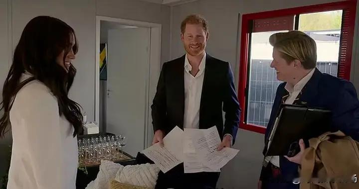 梅根事业再遭重创，夫妇俩15万美元陪吃；丽丽贝特的教父被告X侵