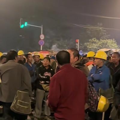 汐汐：社会底层老百姓的生活很不容易， 你