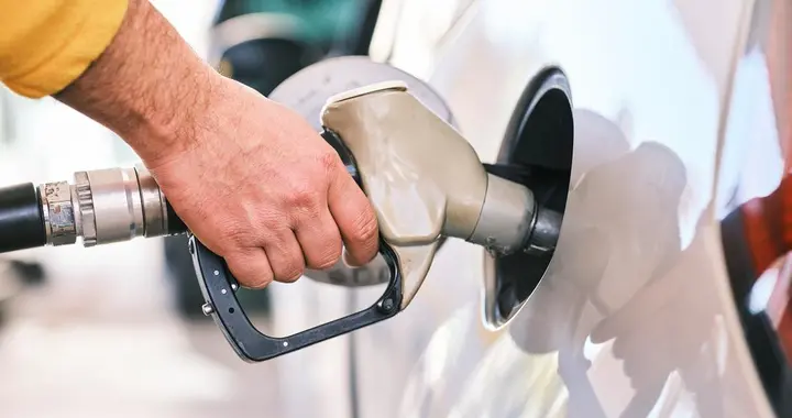 4月7日晚油价再调整！临时调控措施会否取消？决定加满油多花几元