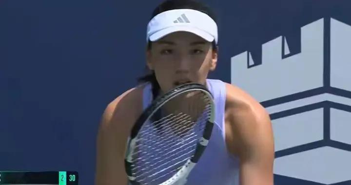 2-6、2-6！中国一姐被世界第70打爆，全场无还手之力 无缘八强