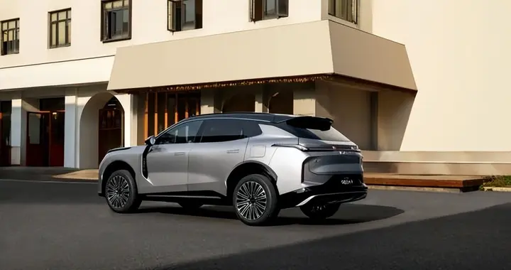 领克08极光套装，一车双境适配多面生活