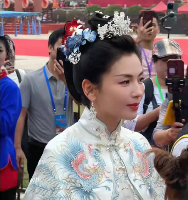 替夫还债被嘲“戏子”，这一次，混上神界编制的刘涛彻底翻身了