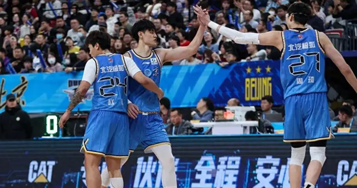 北京 105-86 六连胜，布朗 23.4 分，冲冠这次稳吗？