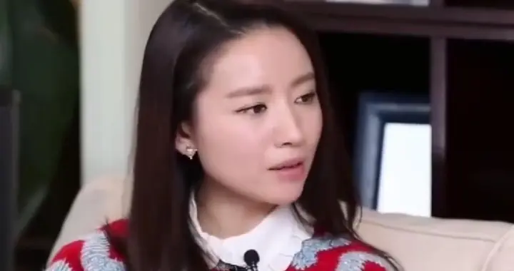 和陈坤牵手仅过2月，董洁首次谈离婚一事，潘粤明回应耐人寻味！