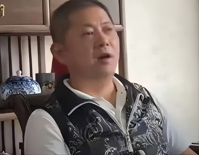 亏大了！胖都来老总认怂改名，店员比顾客多，B区甚至还在装修