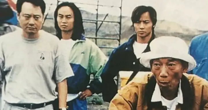 张晋早期随袁和平在《卧虎藏龙》剧组照，曾指导章子怡武术动作