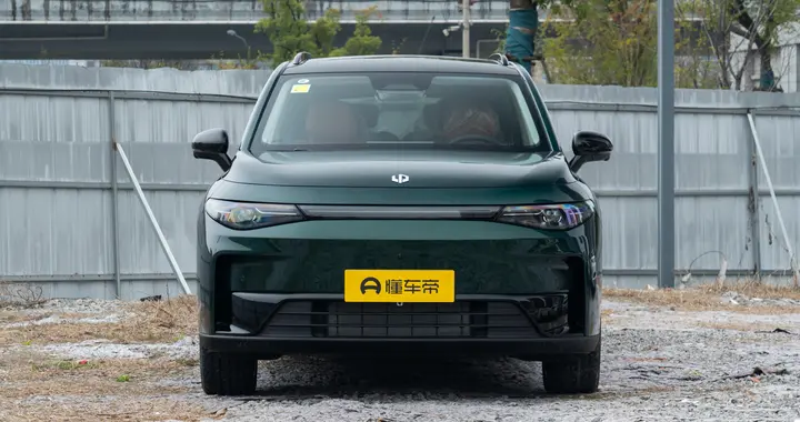 即将焕新上市！2027款零跑C16升级拉满，重塑20万内六座SUV新高度
