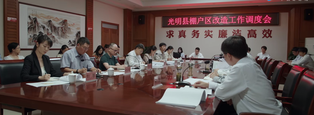 不管同事有什么事，只要没通知你，就装作不知道，也不要去追问