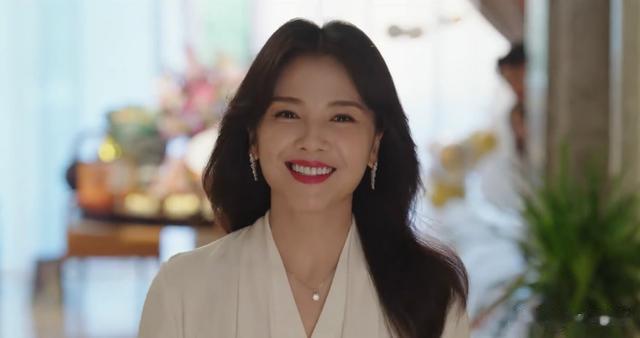 太离谱！45岁刘涛和90后小鲜肉演情侣，“画面太美”让我满屏尴尬