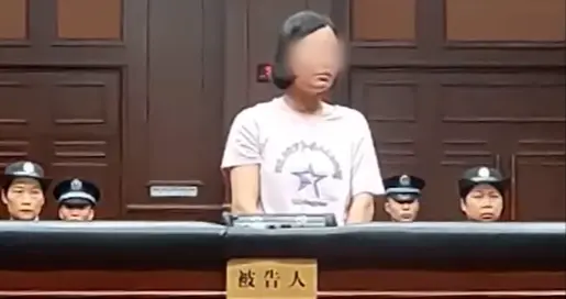 因均有轻生念头在网上相识，情侣相约出租屋内烧炭自杀，女子醒后发现男友已...