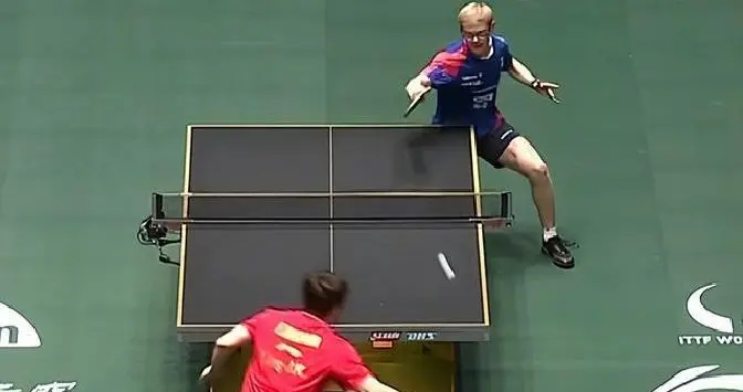 混团世界杯：国乒首败诞生！梁靖崑错失4赛点，不敌法国小勒布伦