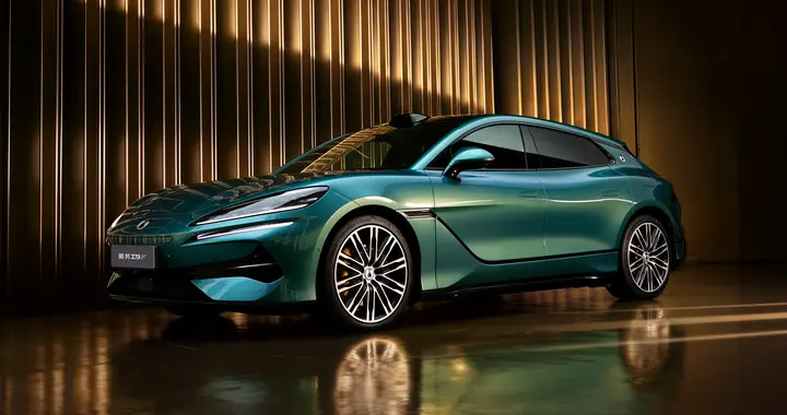 闪充技术的高光时刻，腾势Z9GT EV续航超1000公里，9分钟充至97%