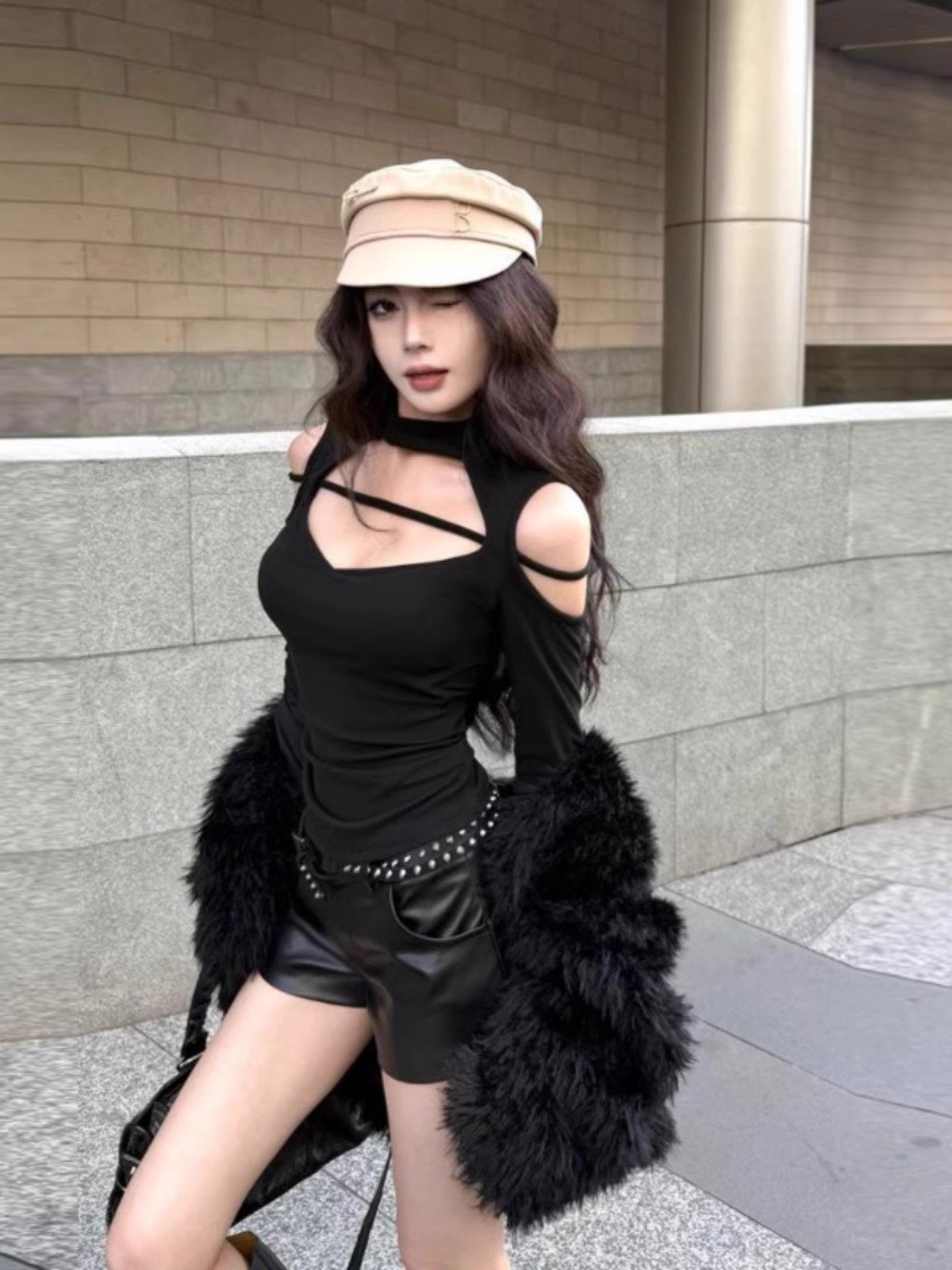 纯欲性感镂空露肩长袖T恤女春秋内搭打底衫
