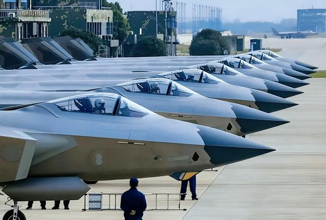 歼-20明明已经量产，中国空军为何还在大量生产装备歼-16？