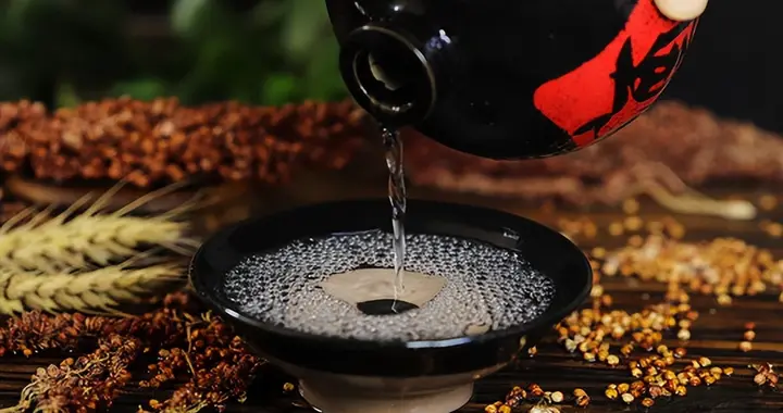 不管你信不信，男性常喝白酒，基本都有如下4个现状，要学会接受