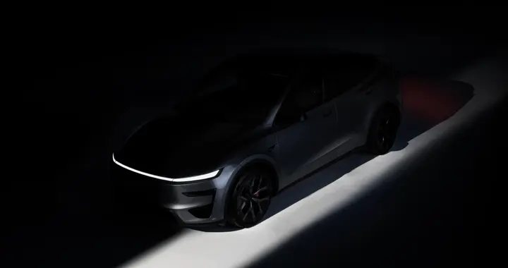 特斯拉Model Y焕新版的“毁誉参半”！