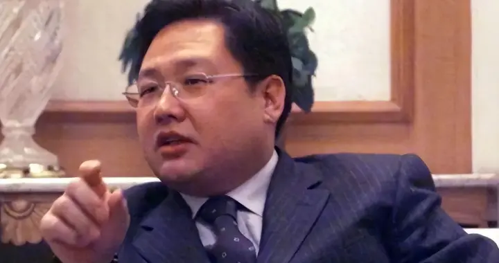 砸下400亿开战！徐明联手本拉登家族，硬刚中石油，千亿帝国崩塌