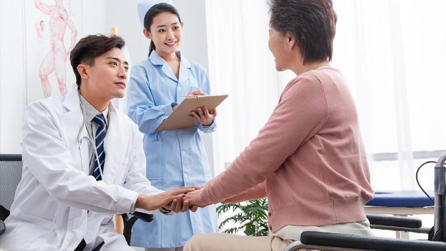 肾炎患者出现血尿,要治吗?如何治疗?