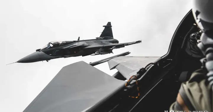 抢F-35饭碗！萨博联手加拿大CAE，若中选将建本土鹰狮培训体系