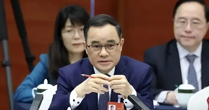 中国长安汽车董事长朱华荣：加快自动驾驶立法为汽车建设保驾护航