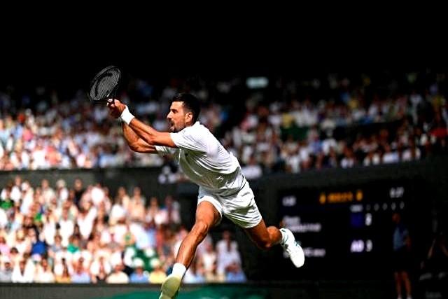 让一追三逆转晋级！德约第14次跻身温网四强，一战创多项记录