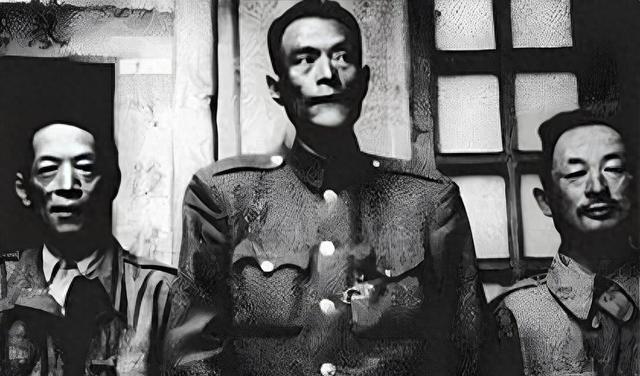1950年，陈赓在功德林见到了一位熟人，问道：老师，您怎么在这？