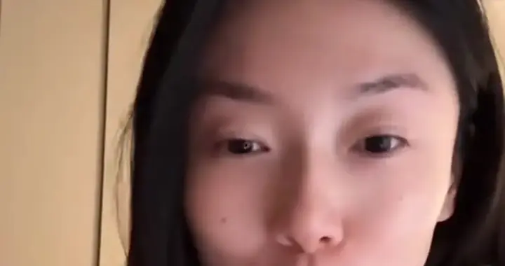 程晓玥自曝怀孕快五个月，已与老公分房睡，对方难受向其寻求安慰