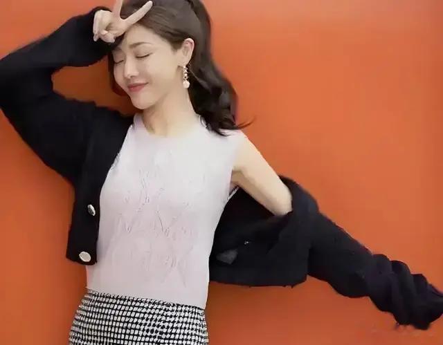 千位大方女星，真没把观众当外人——邓家佳