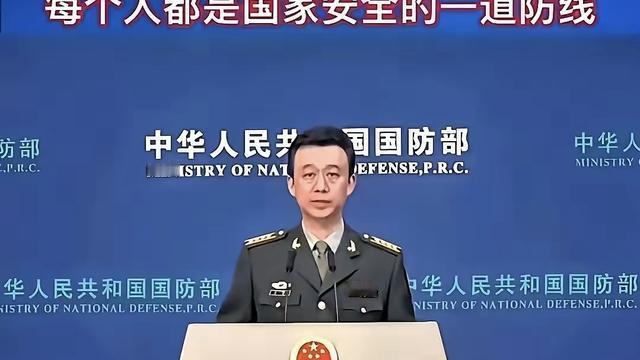 清爽云朵P：普通人也能认出间谍，他们就坐