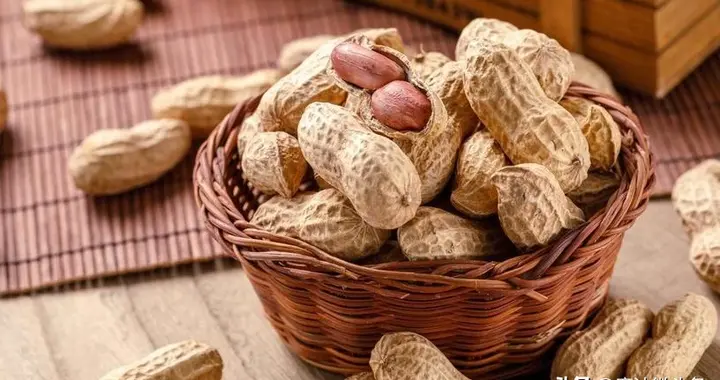 别因为“一把花生=两勺黄油”的说法就对花生敬而远之啦。