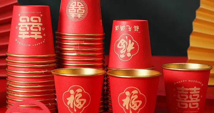 别再乱买喜庆纸杯了！暗藏超标毒素还没法维权，看完赶紧扔掉