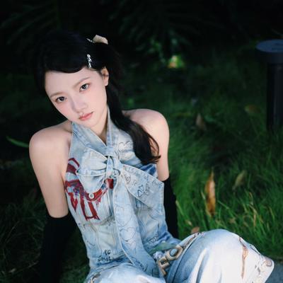 涅槃重生见墨鸦：女明星放下包袱蹲路边？任