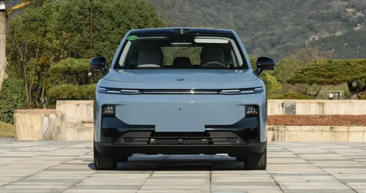 10万级纯电SUV二选一，续航智能底盘都要，零跑B10和银河E5选谁？