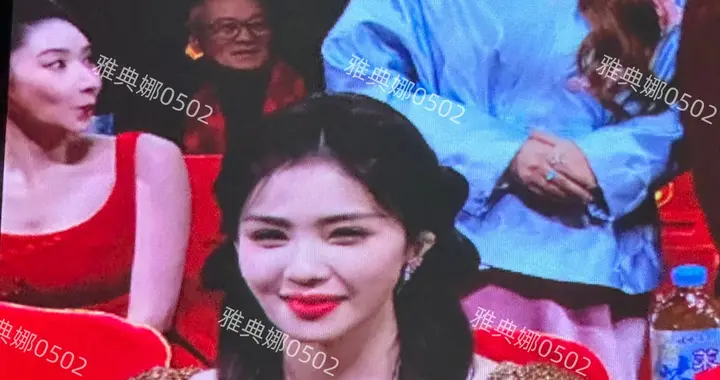 天啊，这居然是白鹿!猛一看以为是刘涛某些角度又有点儿像王楚然