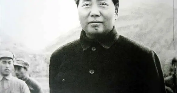 当年国家那么艰难，伟大的人民领袖毛主席为什么总能找到出路？