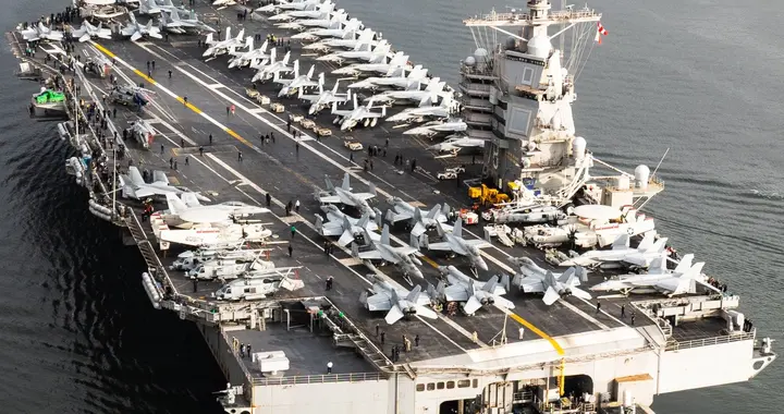 福特号起火，KC135加油机坠毁，美军好像根本没准备好战斗