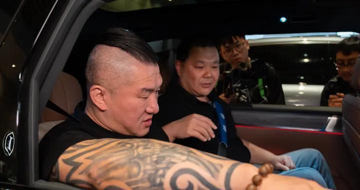 馆长认可安全防护，华境S构筑周全出行守护