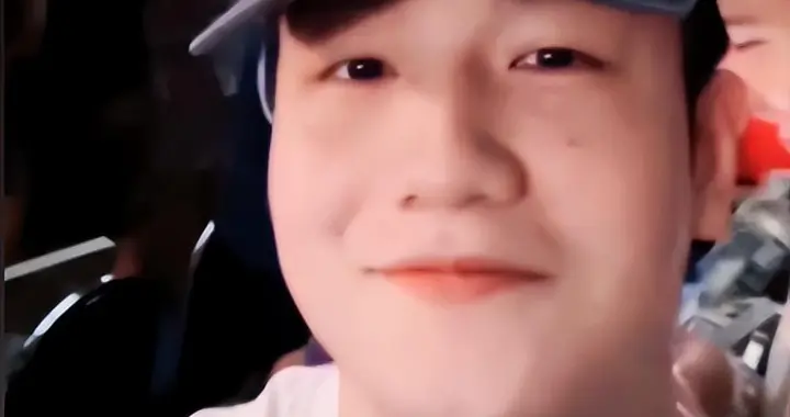 原来樊振东的女神是她！因订婚引爆全网，曾在比赛前去看她而被骂