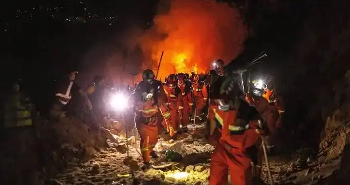 中国全力爆兵能有多恐怖？饱和式总动员，会自动触发人民战争副本