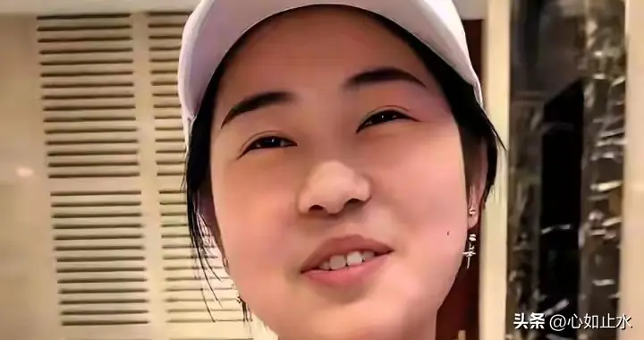 很憋屈！赴美十年独自抚养女儿，手续被生父签字卡住，狠心拉黑