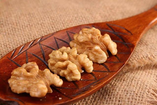 一张温阳方 仅五味药，这个冬天点燃命门之火，把阳气补到根上！