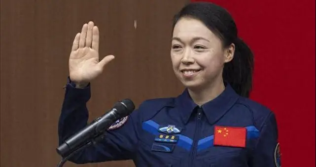 晕车带三娃，却成为航天员，黎家盈一路走来，付出的比常人多百倍