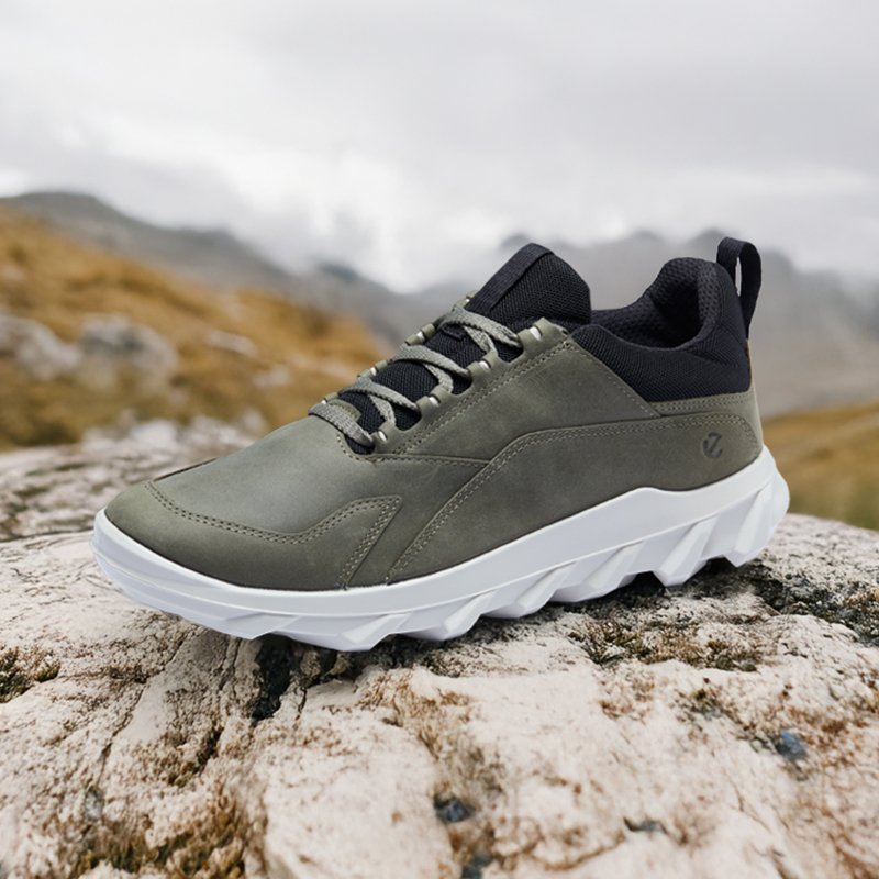 简约轻便适合城市探索的户外运动鞋