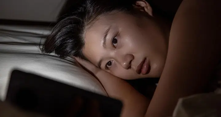 熬夜党注意！身体发出这些“求救信号”，千万别忽视