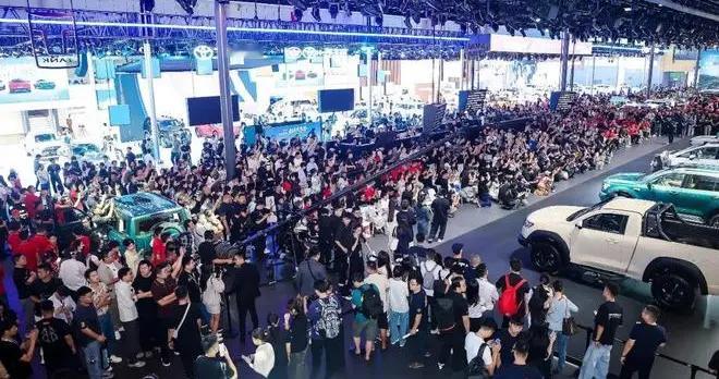 探馆成都车展：SUV全变“方盒子”，合资车企加速新能源反攻
