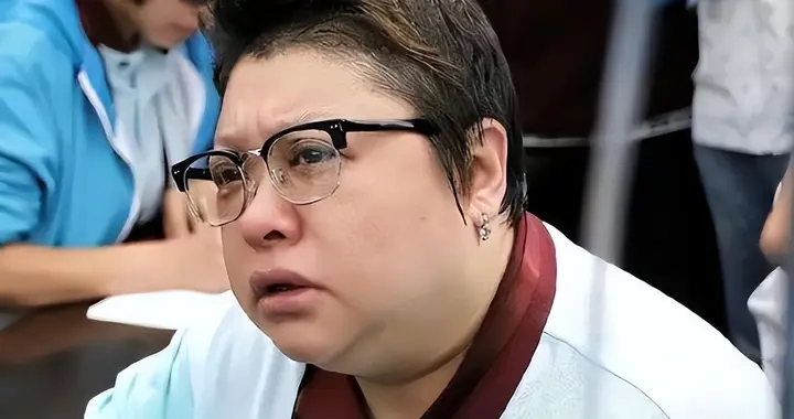 韩红走面风波再升级，更多“丑闻”接连被扒，李荣浩早已看透